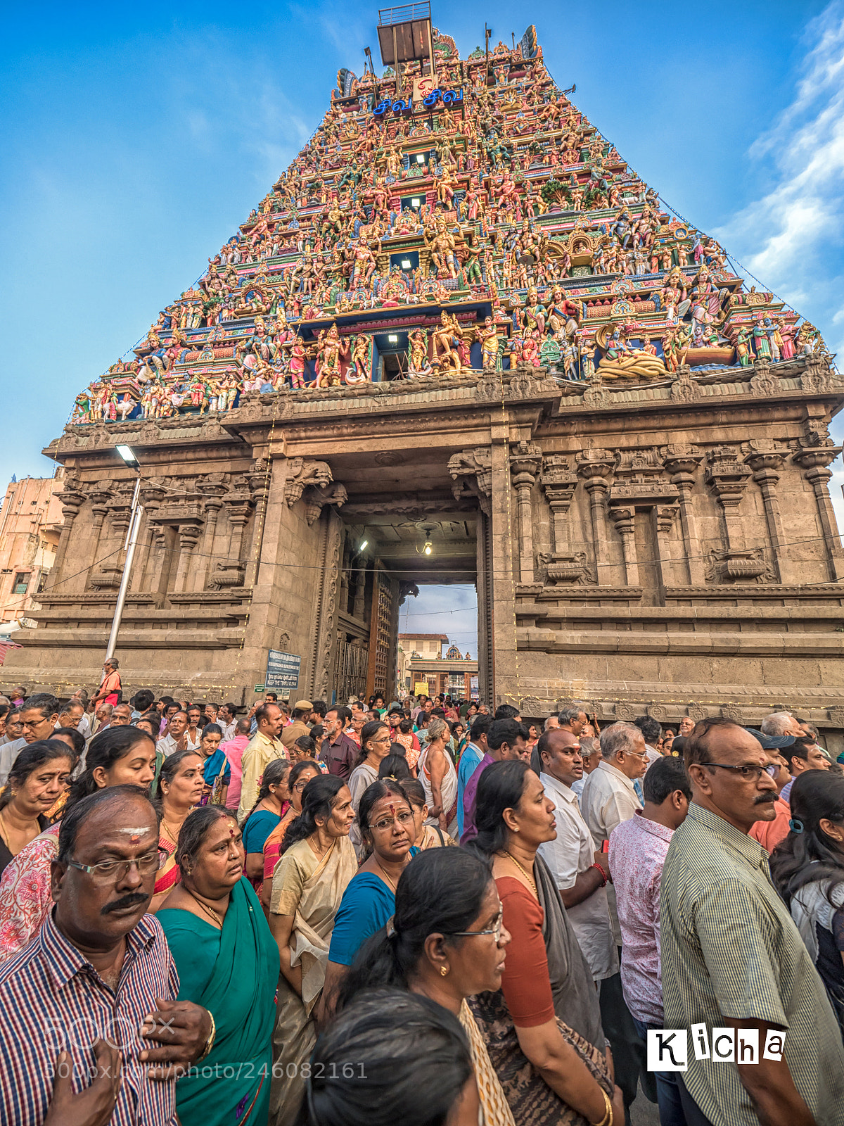 Olympus OM-D E-M5 II sample photo. Sea of devotees photography