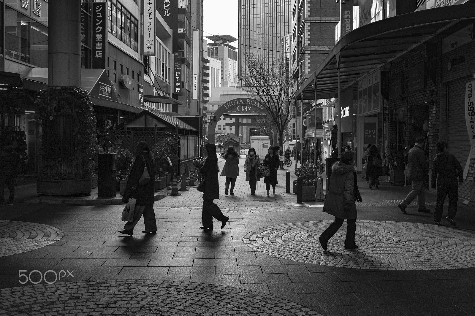 Leica Summicron-M 35mm F2 ASPH sample photo. Urban street snap photography