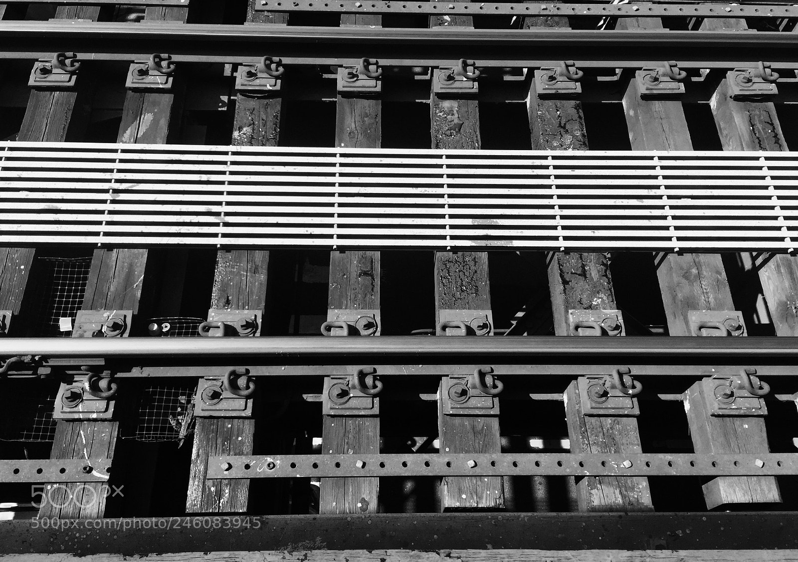 Apple iPhone 6 sample photo. Above ground subway tracks photography