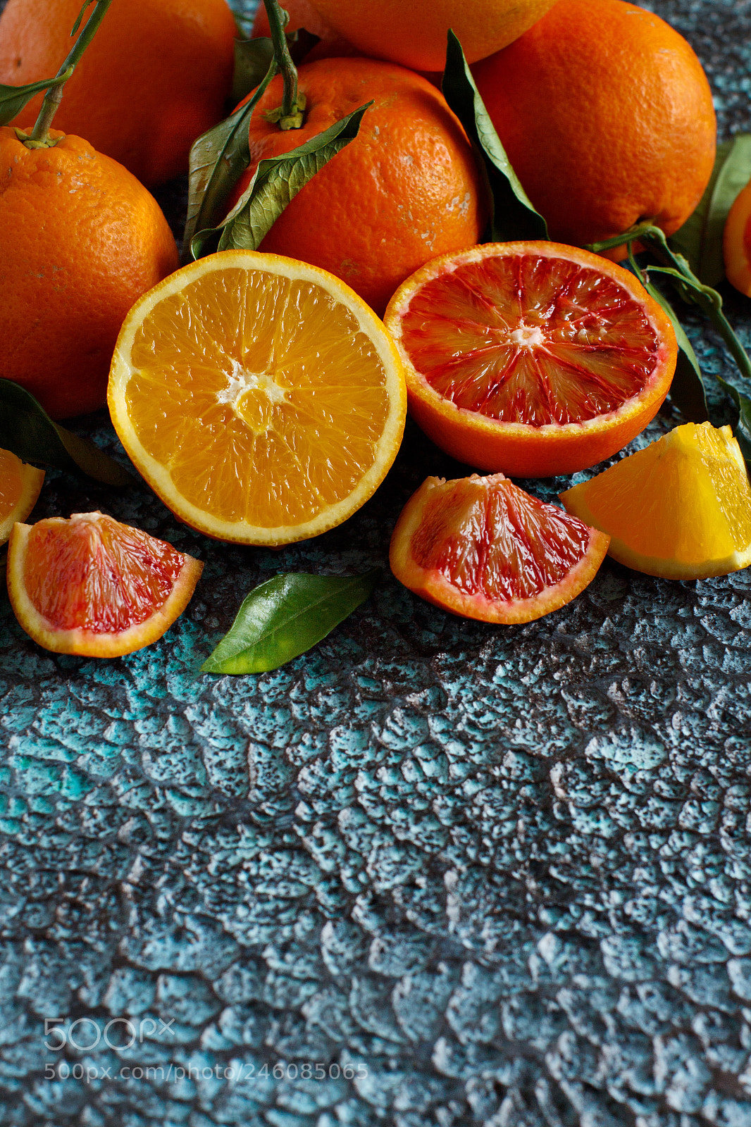Canon EOS 650D (EOS Rebel T4i / EOS Kiss X6i) sample photo. Fresh  oranges with leaves photography