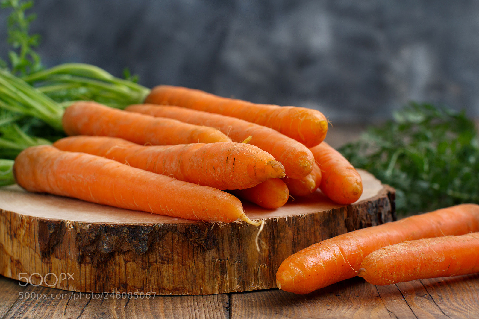 Canon EOS 650D (EOS Rebel T4i / EOS Kiss X6i) sample photo. Fresh raw carrots with photography