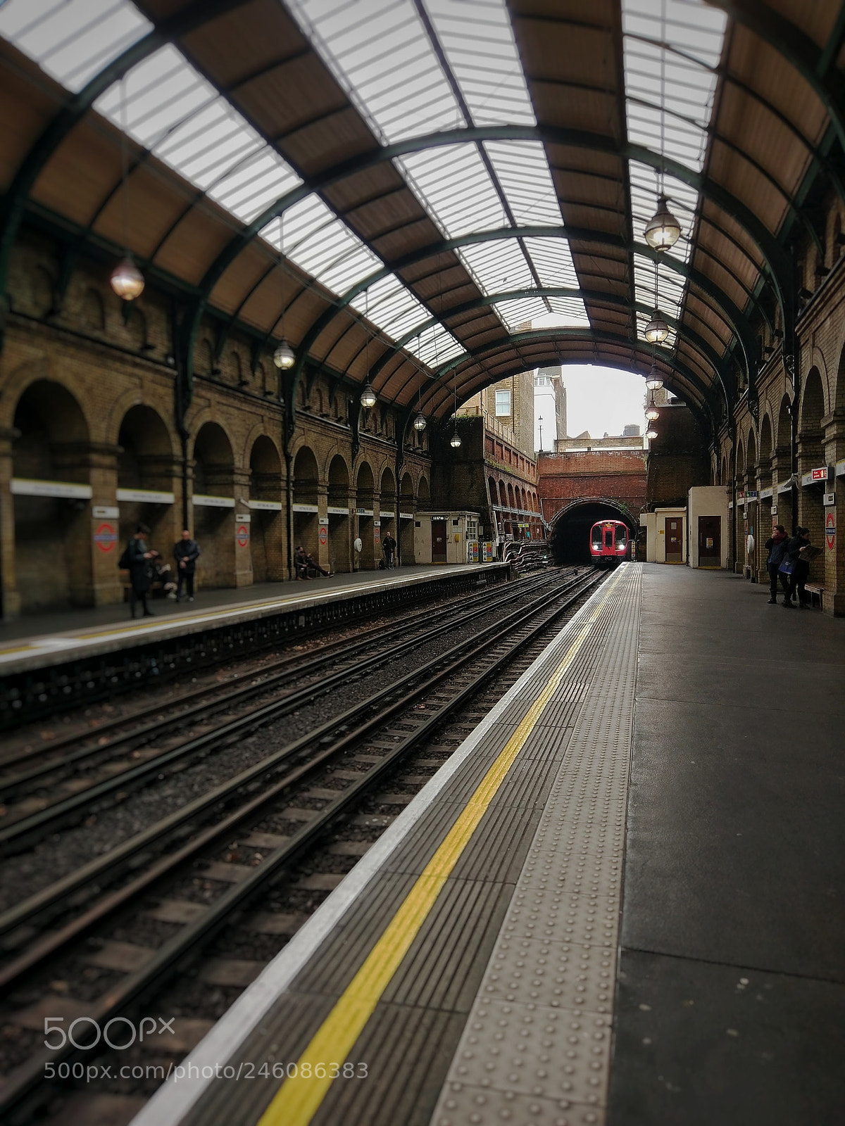 HTC 10 sample photo. Circle is a line photography