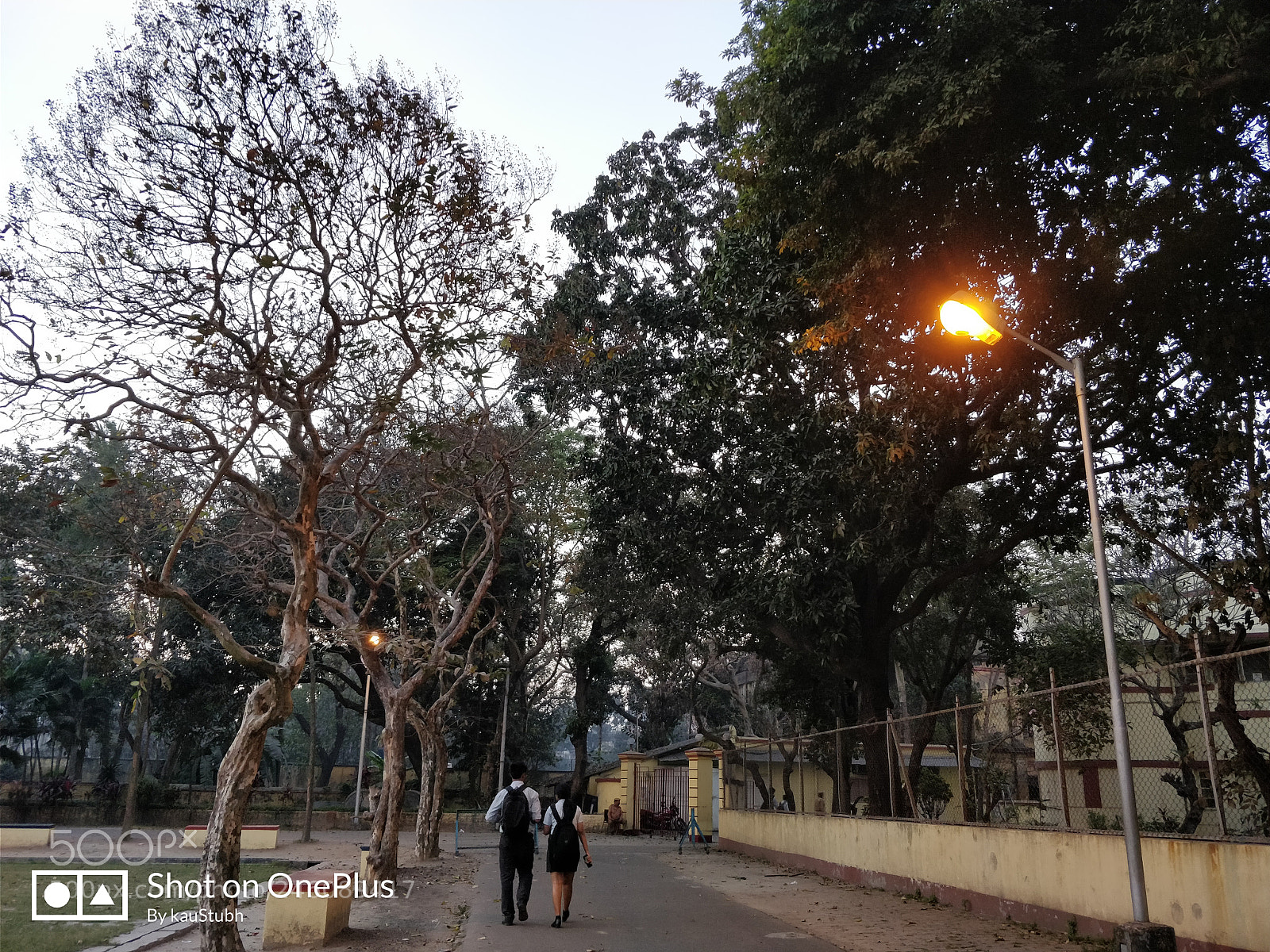 OnePlus 5T sample photo. Walking in the dusk photography