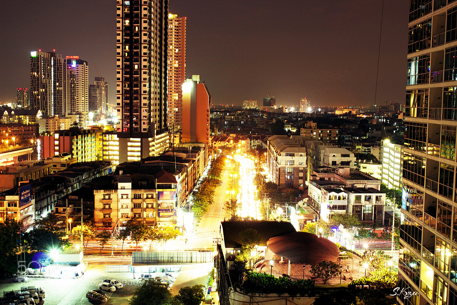 Canon EOS 600D (Rebel EOS T3i / EOS Kiss X5) sample photo. Bangkok by night photography