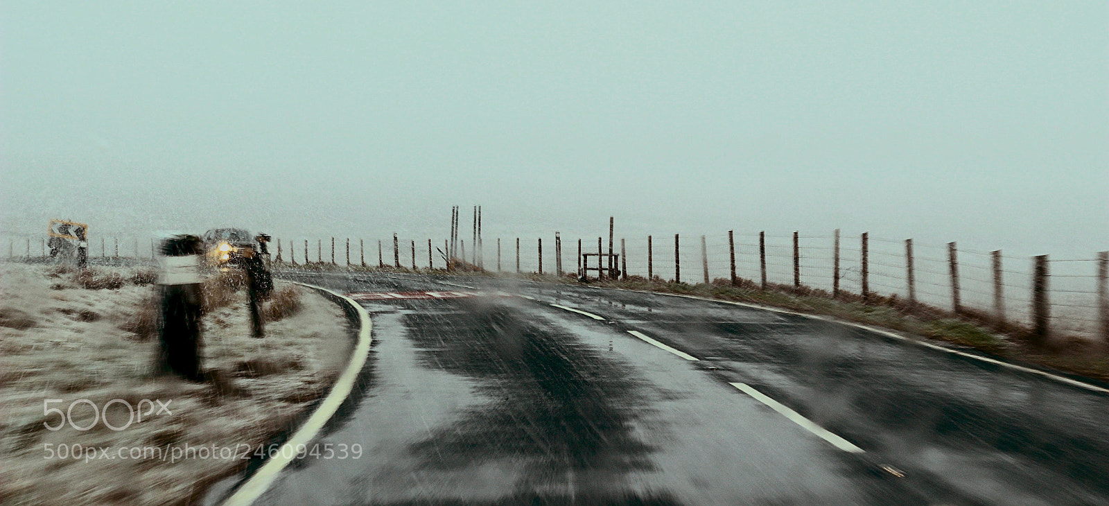 Canon EOS 100D (EOS Rebel SL1 / EOS Kiss X7) sample photo. Driving through a blizzard photography