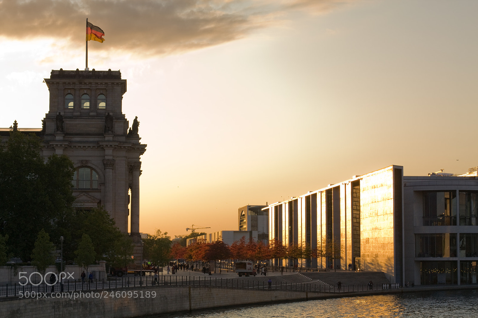 Canon EOS 450D (EOS Rebel XSi / EOS Kiss X2) sample photo. Reichstag photography
