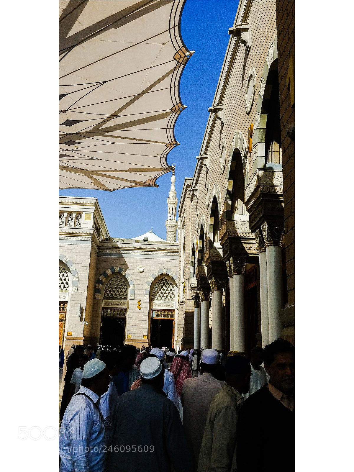 LG V30 sample photo. Islamic photography