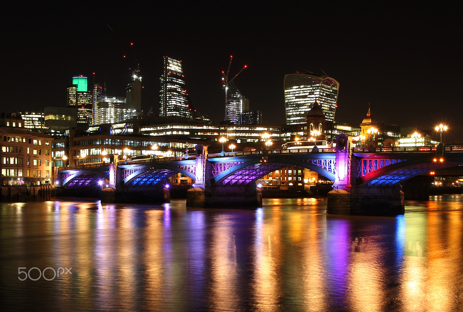 Canon EF-S 17-55mm F2.8 IS USM sample photo. London by night photography