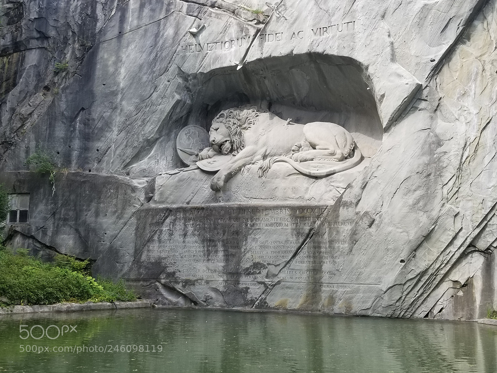 Samsung Galaxy S8 sample photo. The lion monument photography