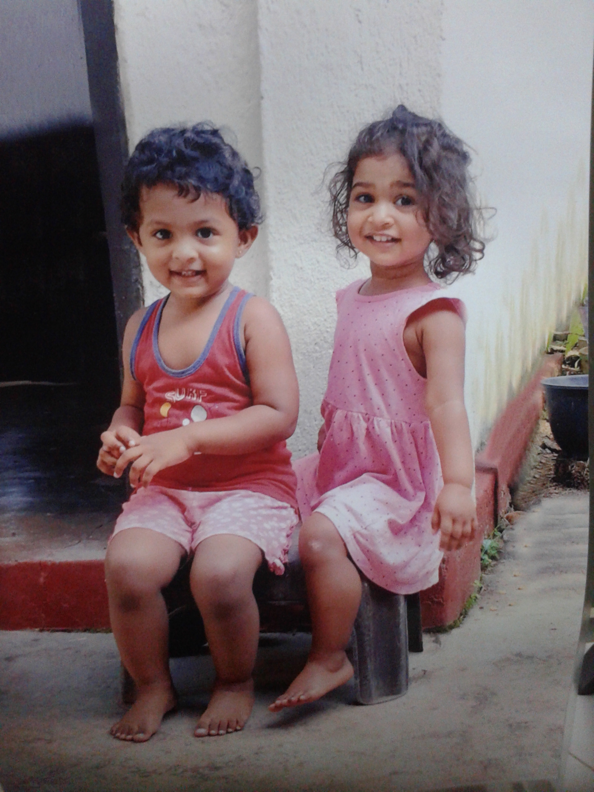 Samsung Galaxy Core sample photo. Affection between sisters photography