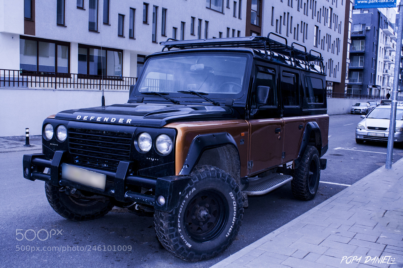 Canon EOS 1000D (EOS Digital Rebel XS / EOS Kiss F) sample photo. Land rover defender photography