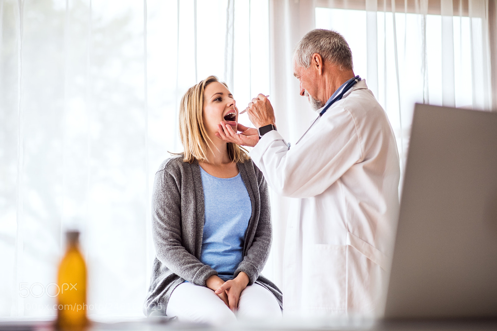 Nikon D5 sample photo. Senior doctor examining a photography