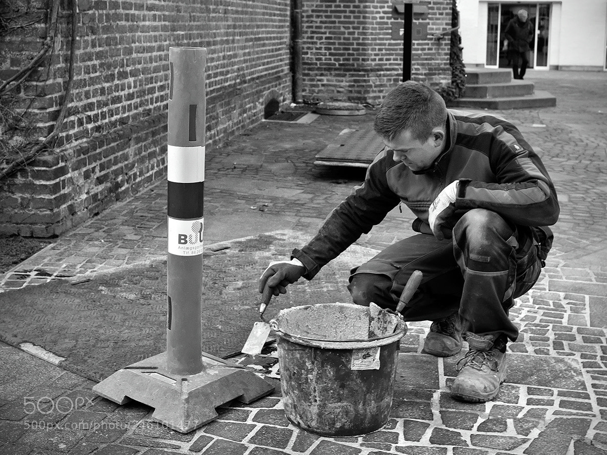 Fujifilm X-Pro2 sample photo. Man at work 2 photography