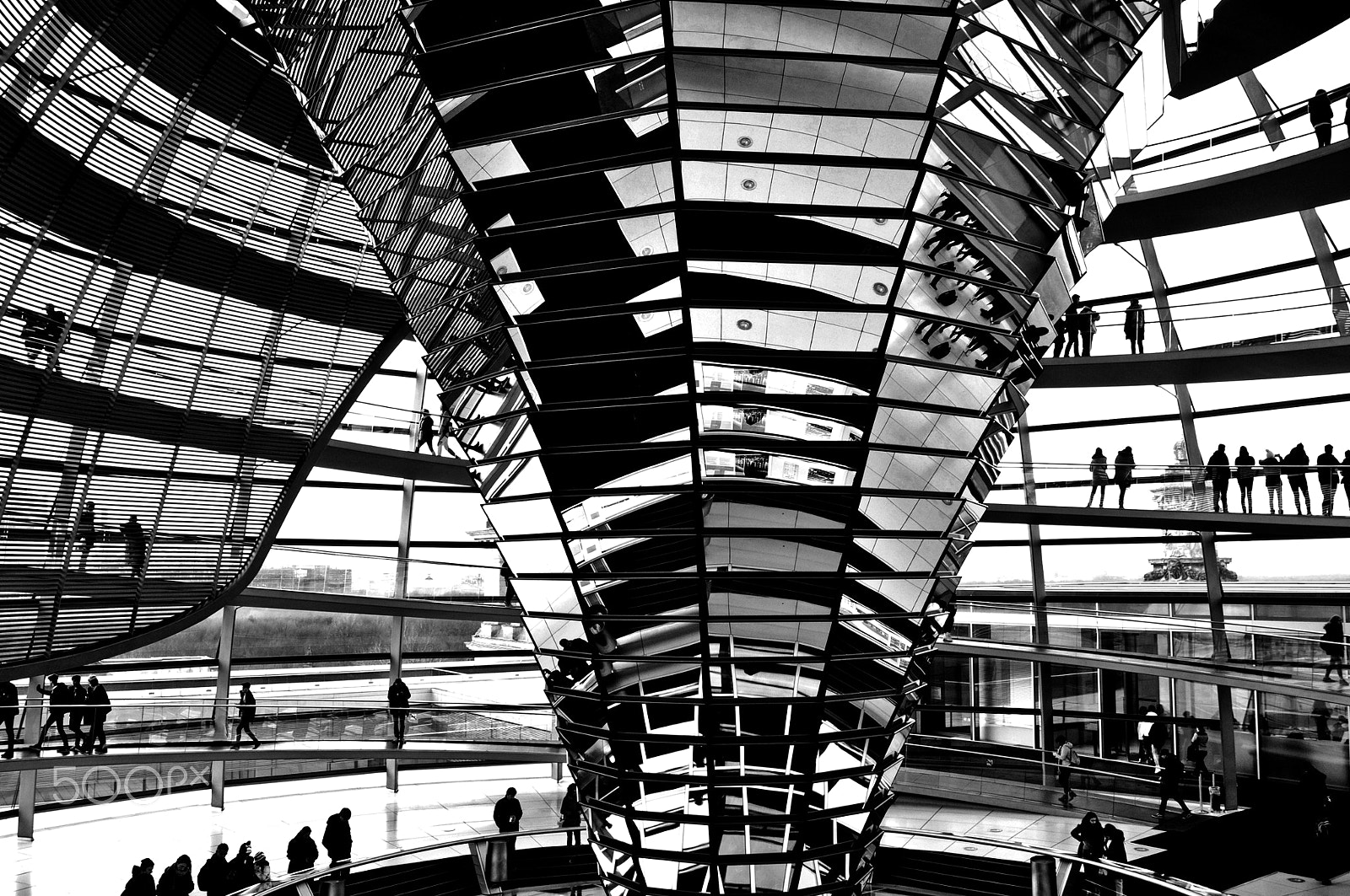 Nikon D90 sample photo. Ppeople and geometry of the city  - just happy valentine's day:-)) photography
