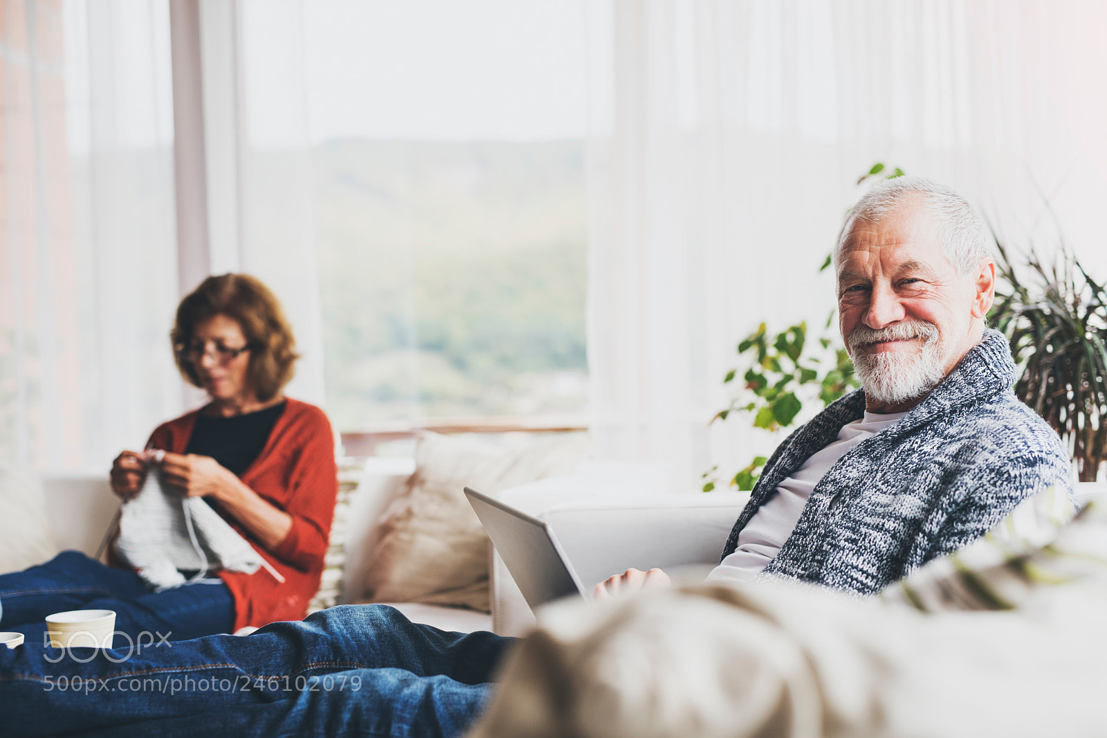Nikon D5 sample photo. Senior couple relaxing at photography