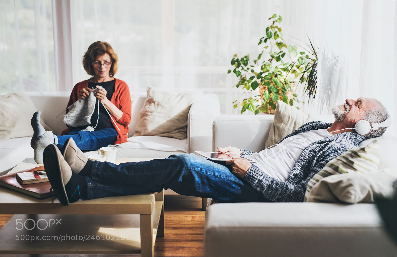 Nikon D5 sample photo. Senior couple relaxing at photography