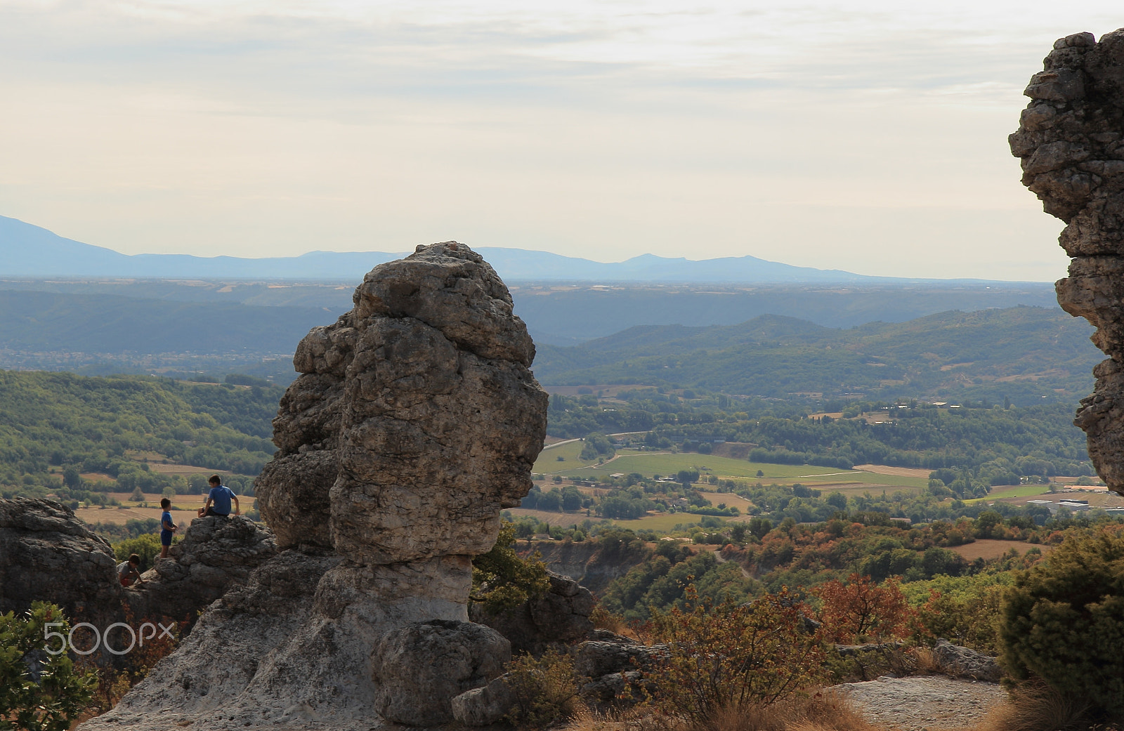 Canon EF-S 17-55mm F2.8 IS USM sample photo. Les mourres forcalquier provence photography