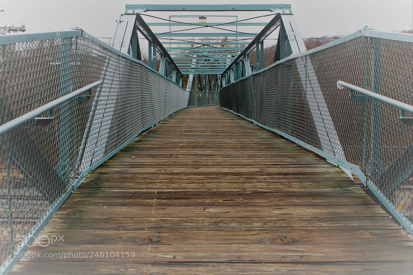 Canon EOS 1300D (EOS Rebel T6 / EOS Kiss X80) sample photo. Railroad bridge photography