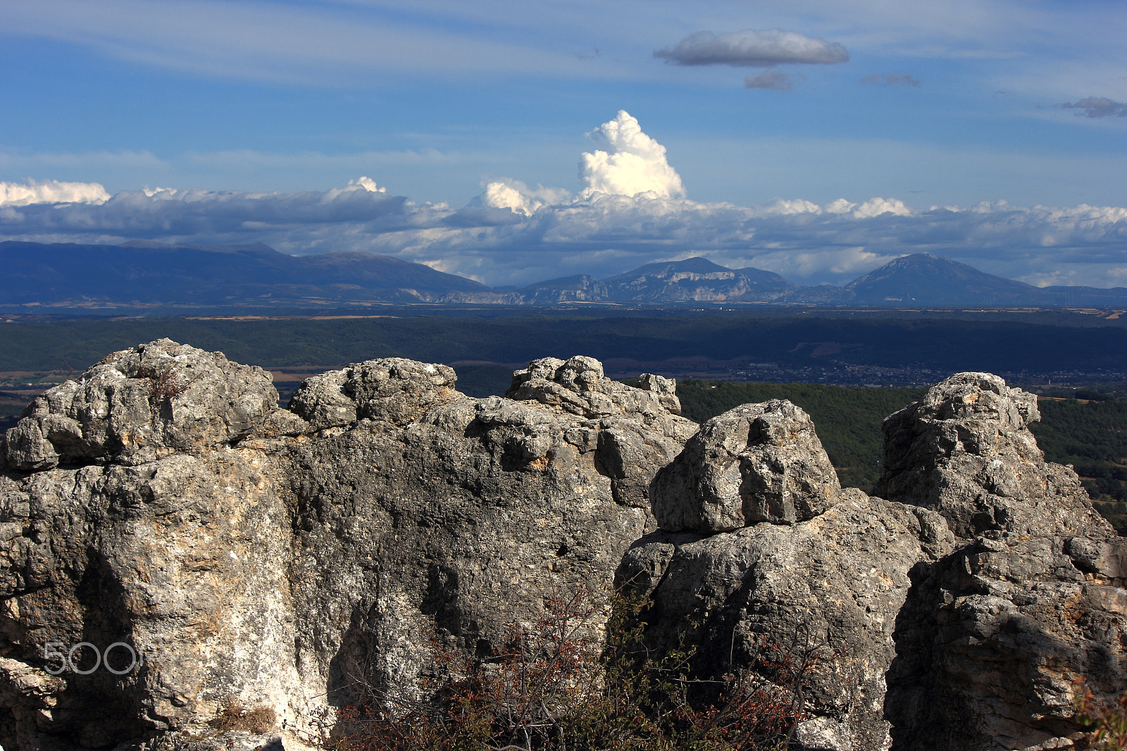 Canon EF-S 55-250mm F4-5.6 IS II sample photo. Les mourres forcalquier provence photography