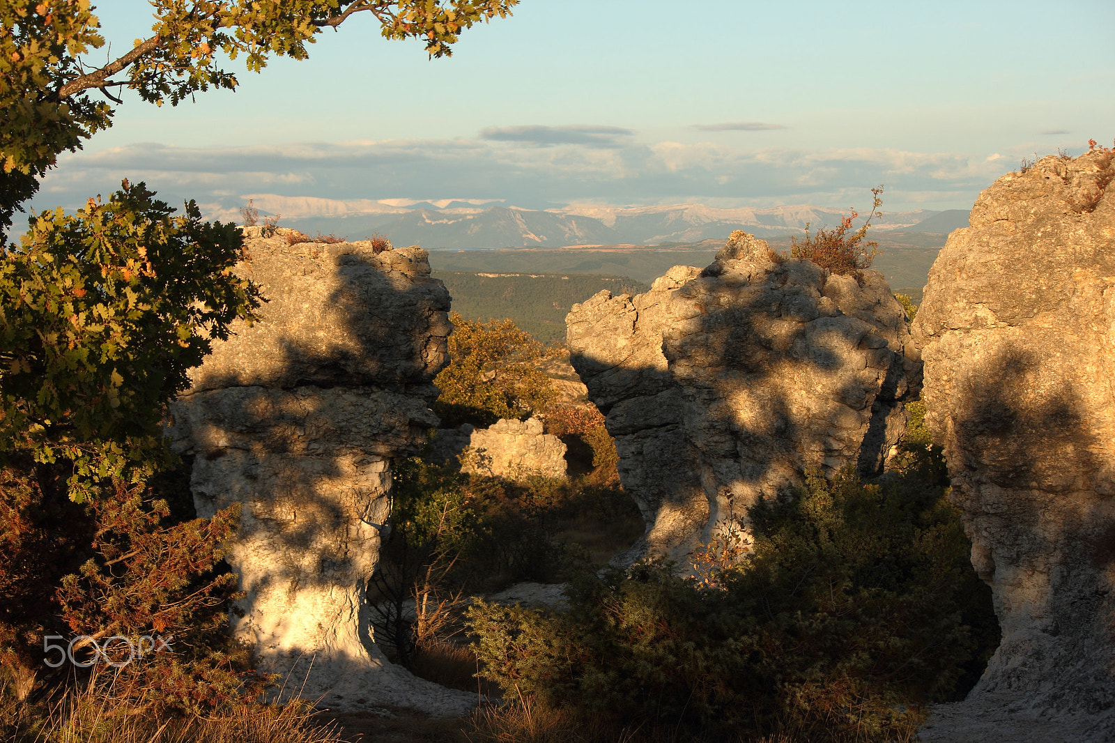 Canon EF-S 55-250mm F4-5.6 IS II sample photo. Les mourres forcalquier provence photography