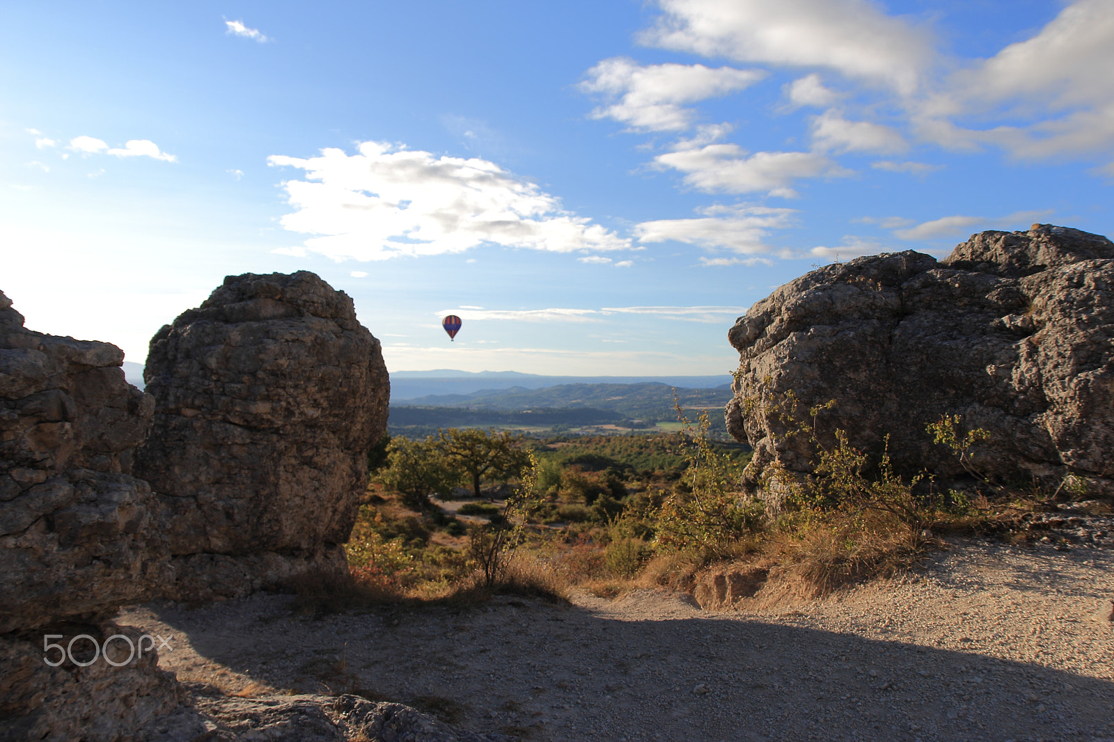 Canon EF-S 17-55mm F2.8 IS USM sample photo. Les mourres forcalquier provence photography