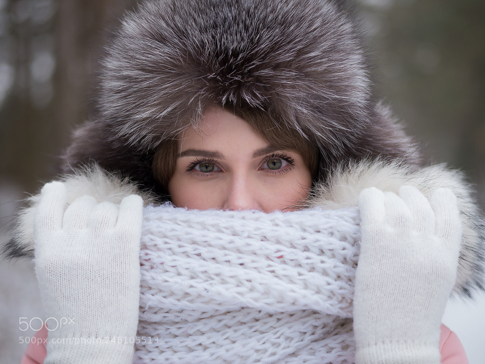 Panasonic Lumix DMC-G6 sample photo. Winter portrait photography