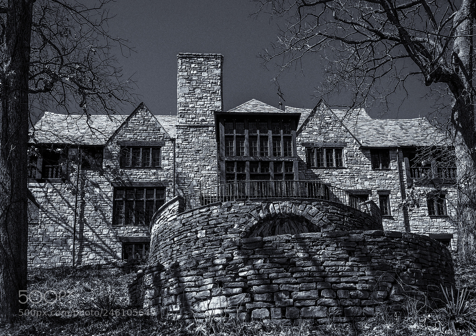 Olympus OM-D E-M5 sample photo. Great old house photography