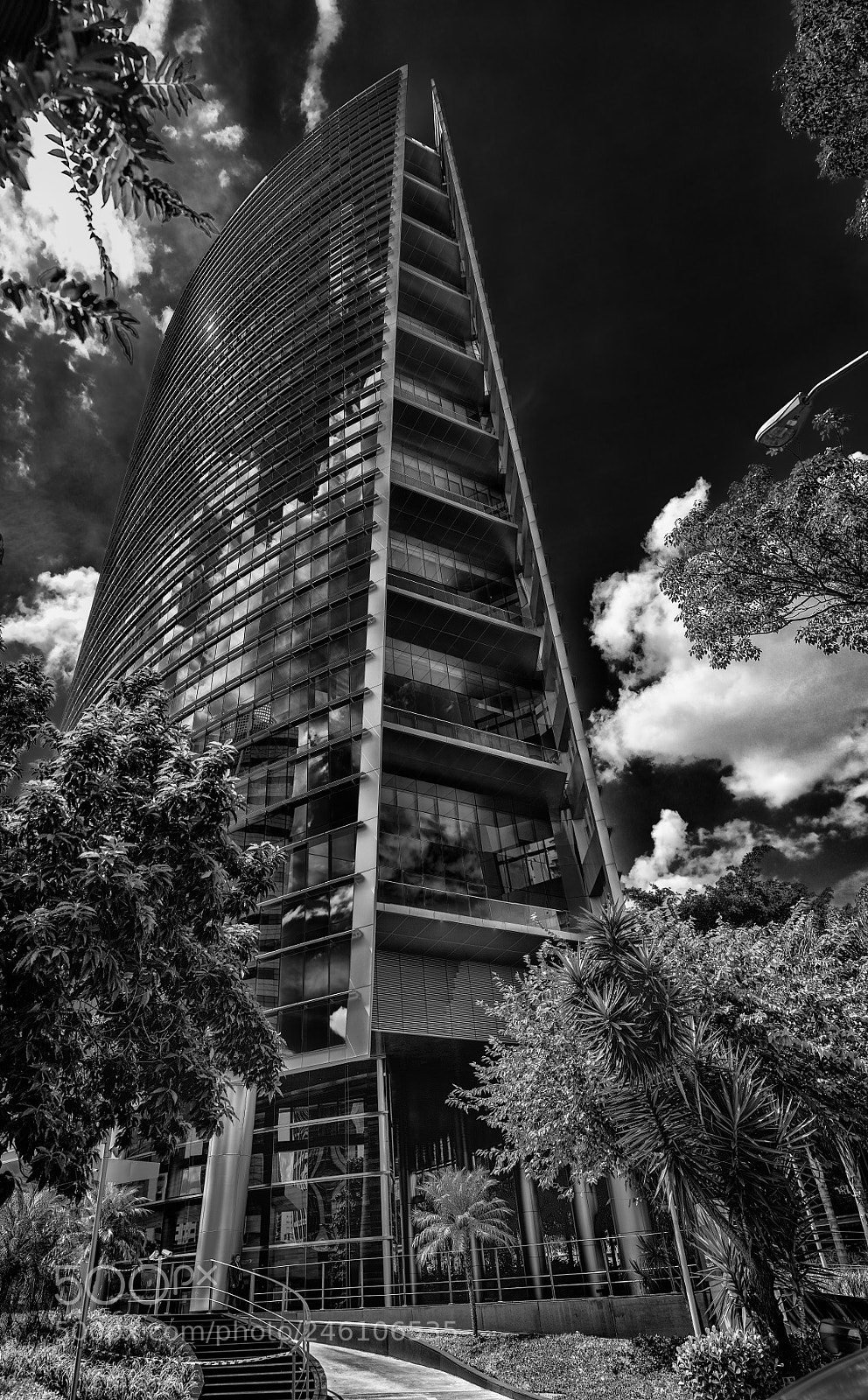 Canon EOS 750D (EOS Rebel T6i / EOS Kiss X8i) sample photo. Infinity tower photography