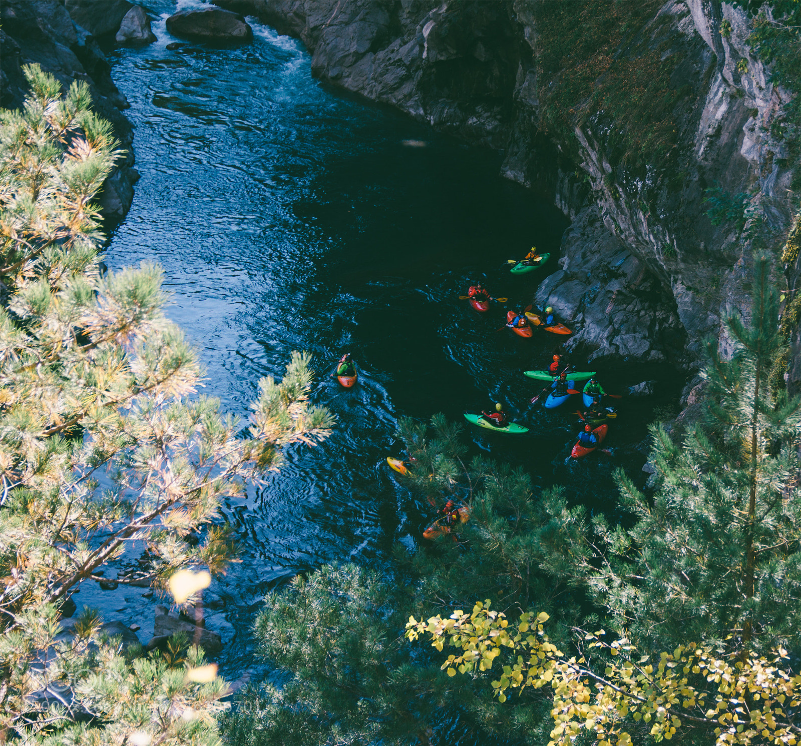 Canon EOS 60D sample photo. Team sportsman kayakers descends photography