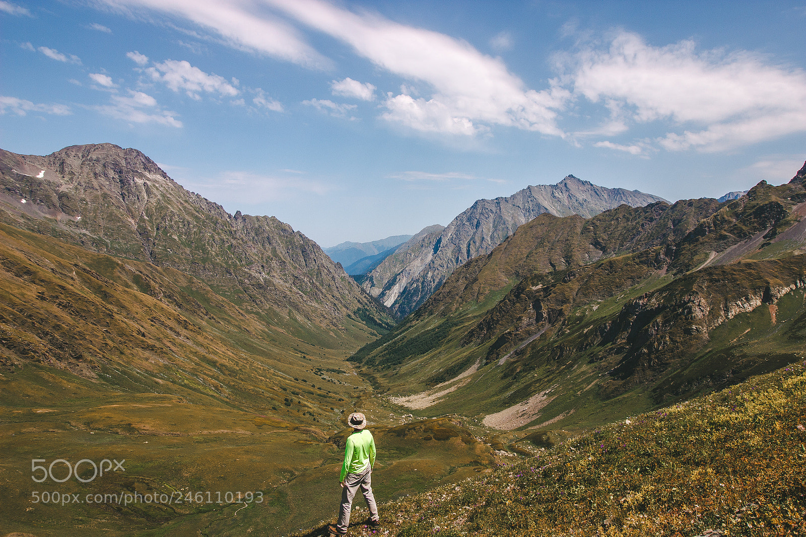 Canon EOS 600D (Rebel EOS T3i / EOS Kiss X5) sample photo. Above the valley photography