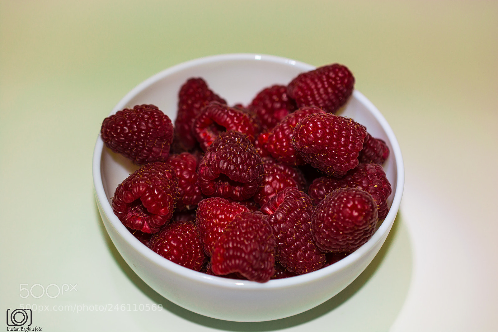 Nikon D5200 sample photo. Delicious raspberry photography