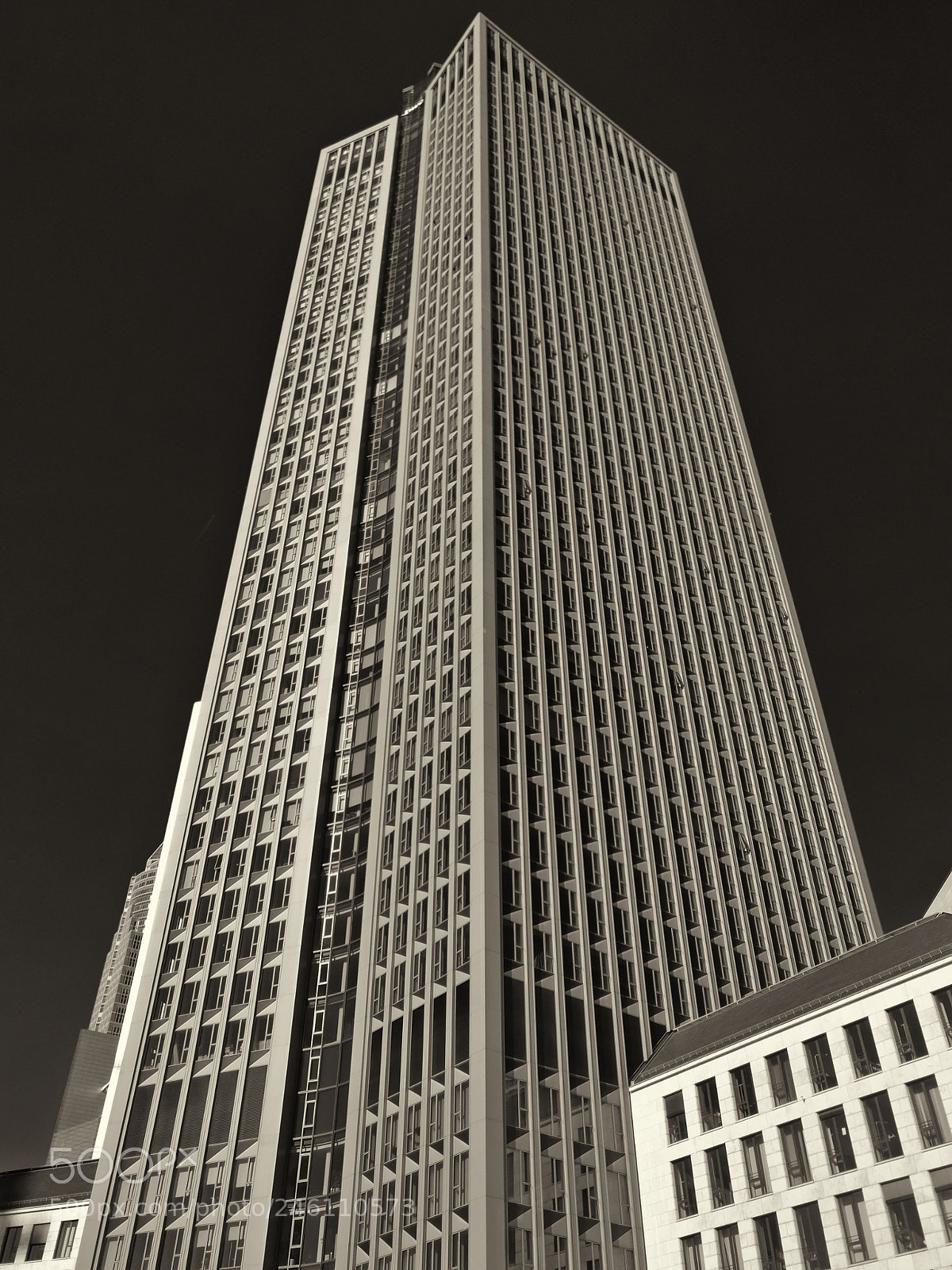 OnePlus A3003 sample photo. Frankfurt: tower 185 photography