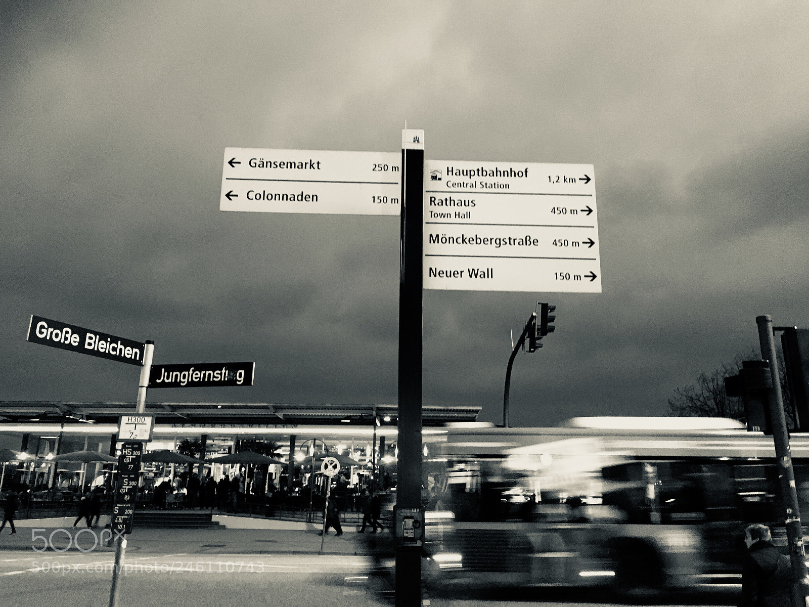 Apple iPhone 6s sample photo. Hamburg jungfernstieg photography