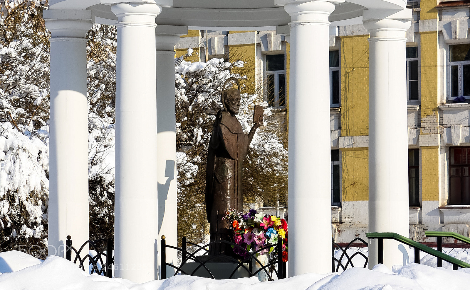 Canon EOS 650D (EOS Rebel T4i / EOS Kiss X6i) sample photo. Monument to saint nicholas photography