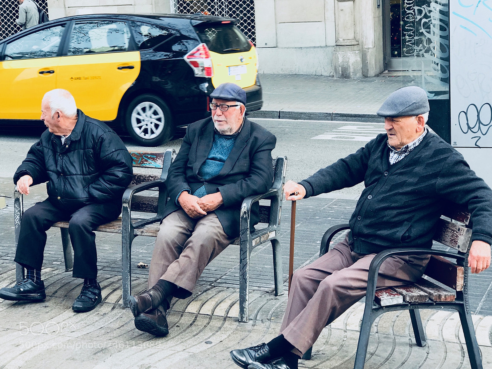 Apple iPhone 7 Plus sample photo. Street life barcelona photography