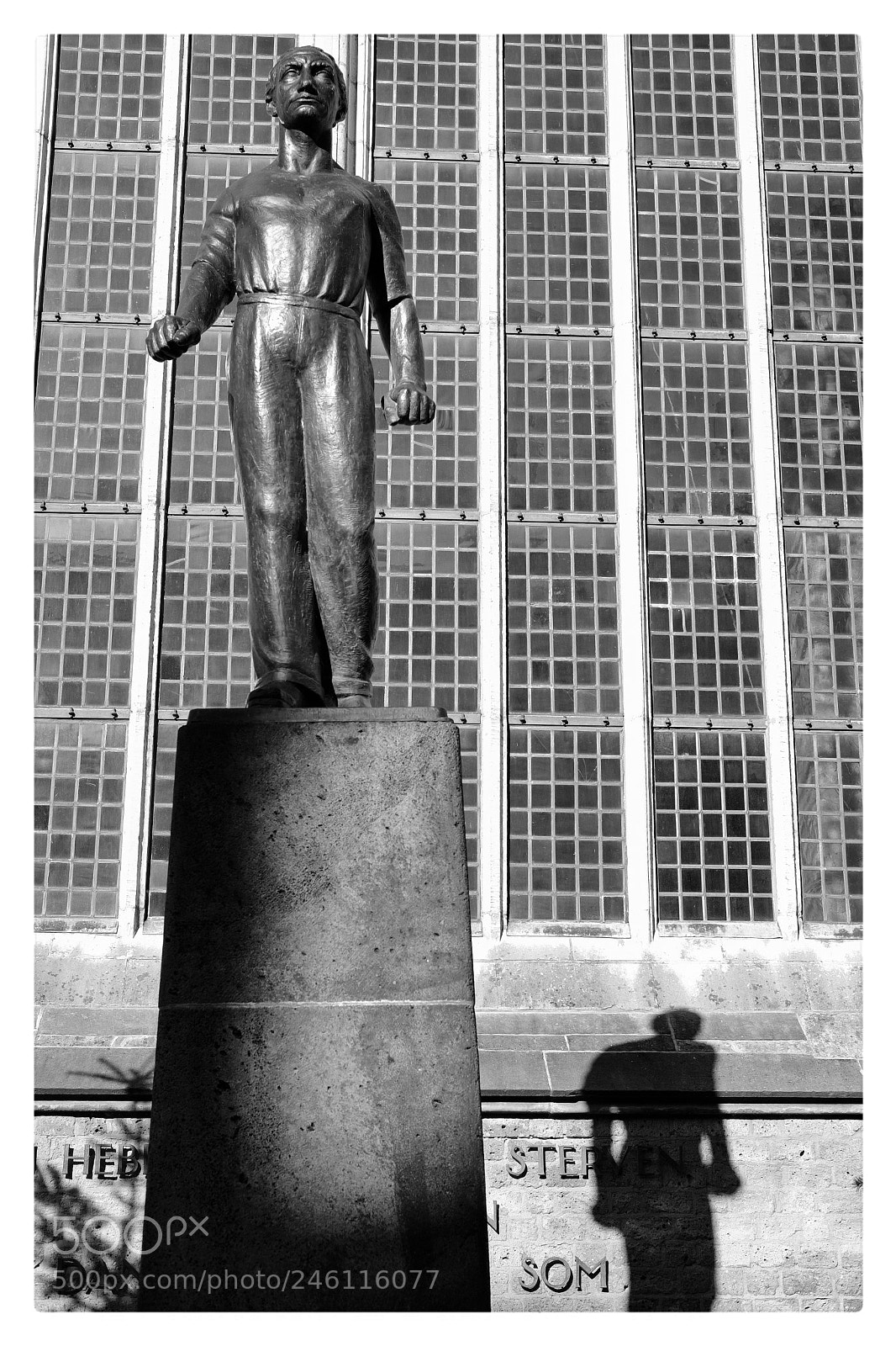 Fujifilm X-T20 sample photo. Shadow statue photography