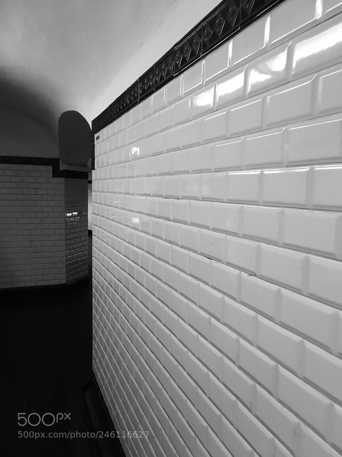 Apple iPhone SE sample photo. Underground photography
