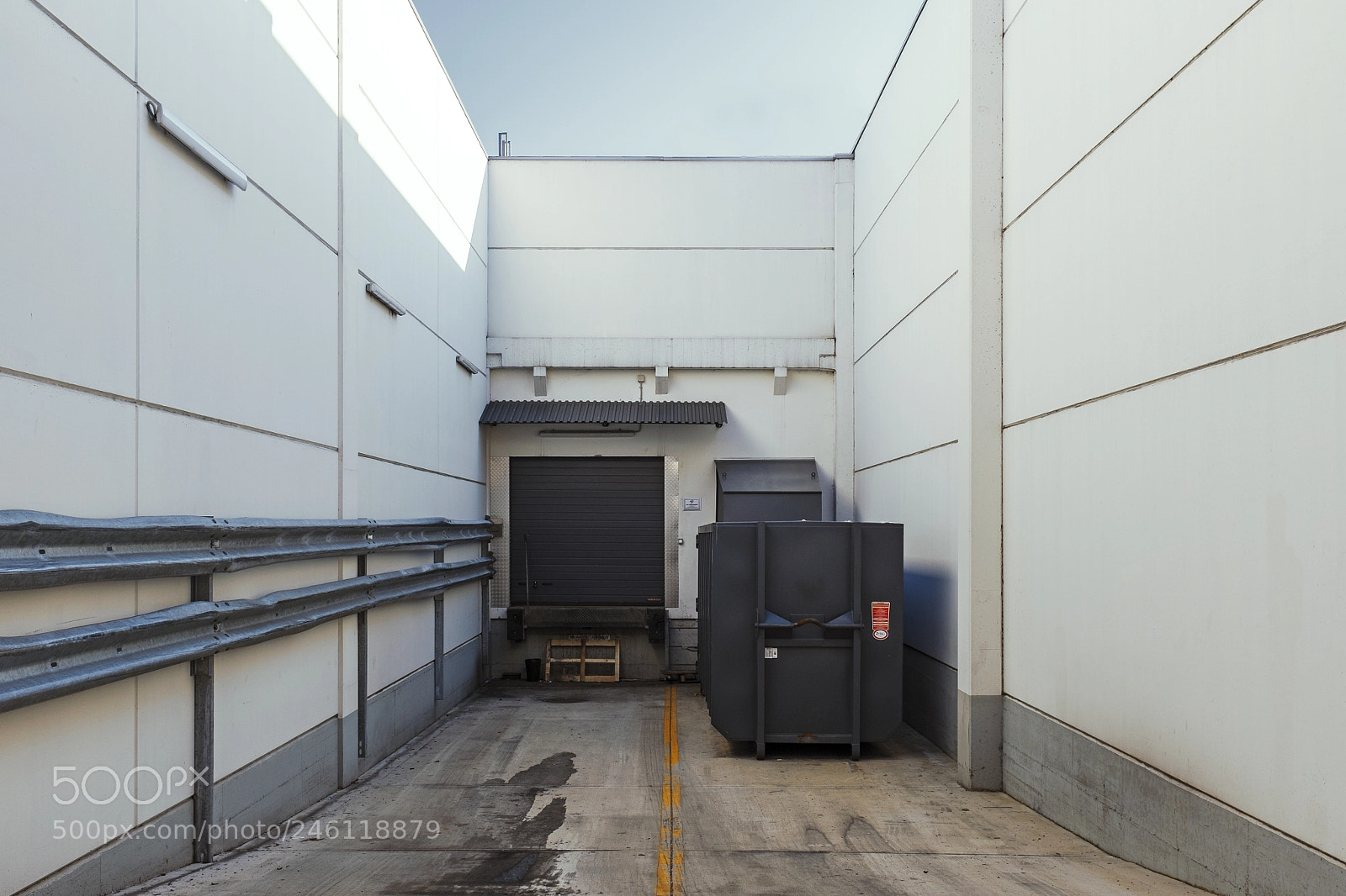 Fujifilm X100T sample photo. Backdoor photography