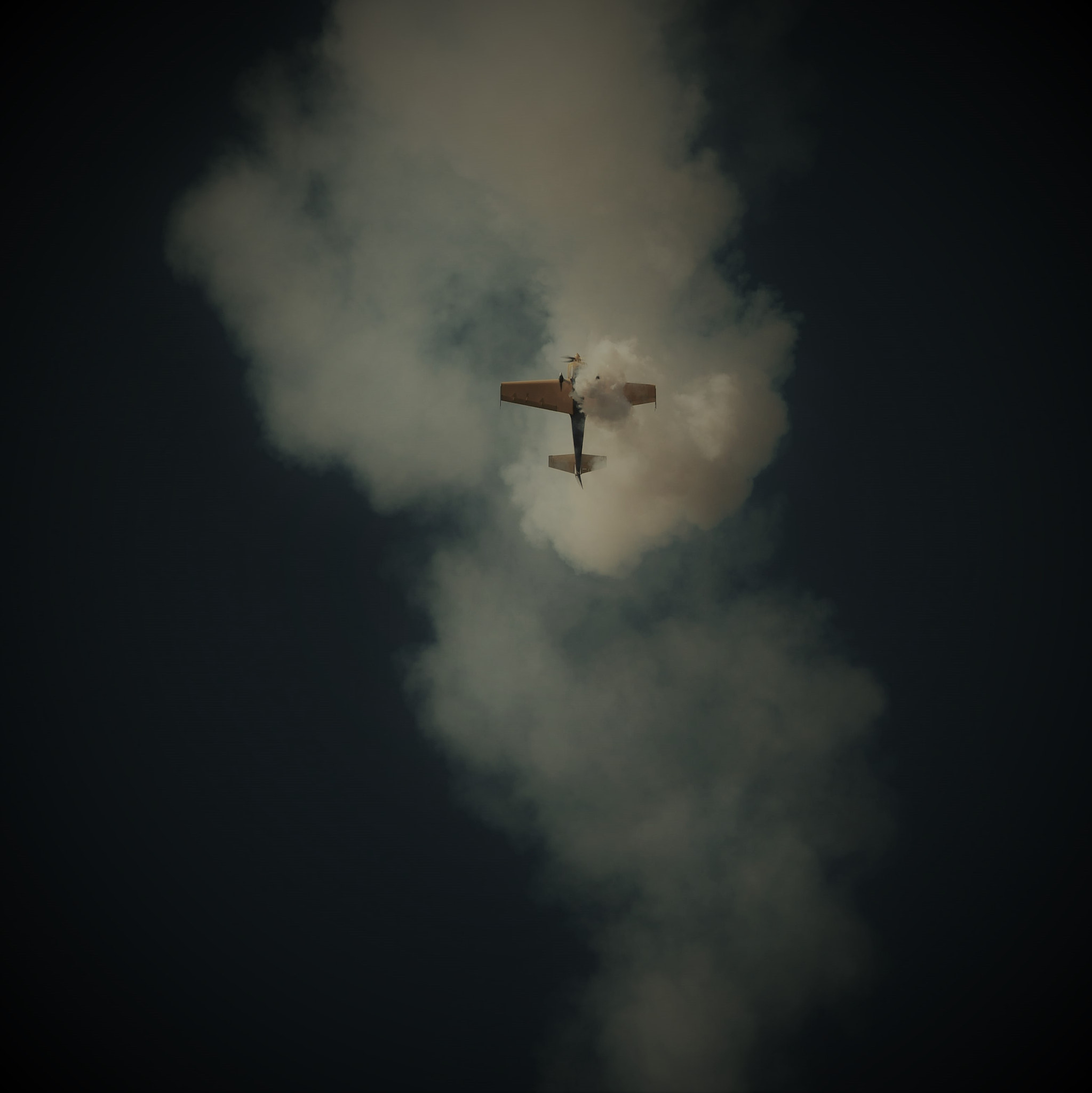 Sigma 150-500mm F5-6.3 DG OS HSM sample photo. Smoke photography