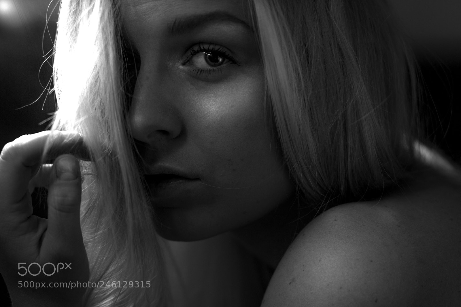 Canon EOS 600D (Rebel EOS T3i / EOS Kiss X5) sample photo. Inbetween selfie |  kimeyrox photography photography