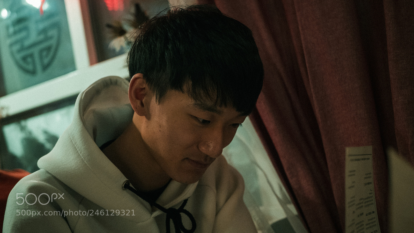 Panasonic Lumix DC-GH5 sample photo. Looking down photography