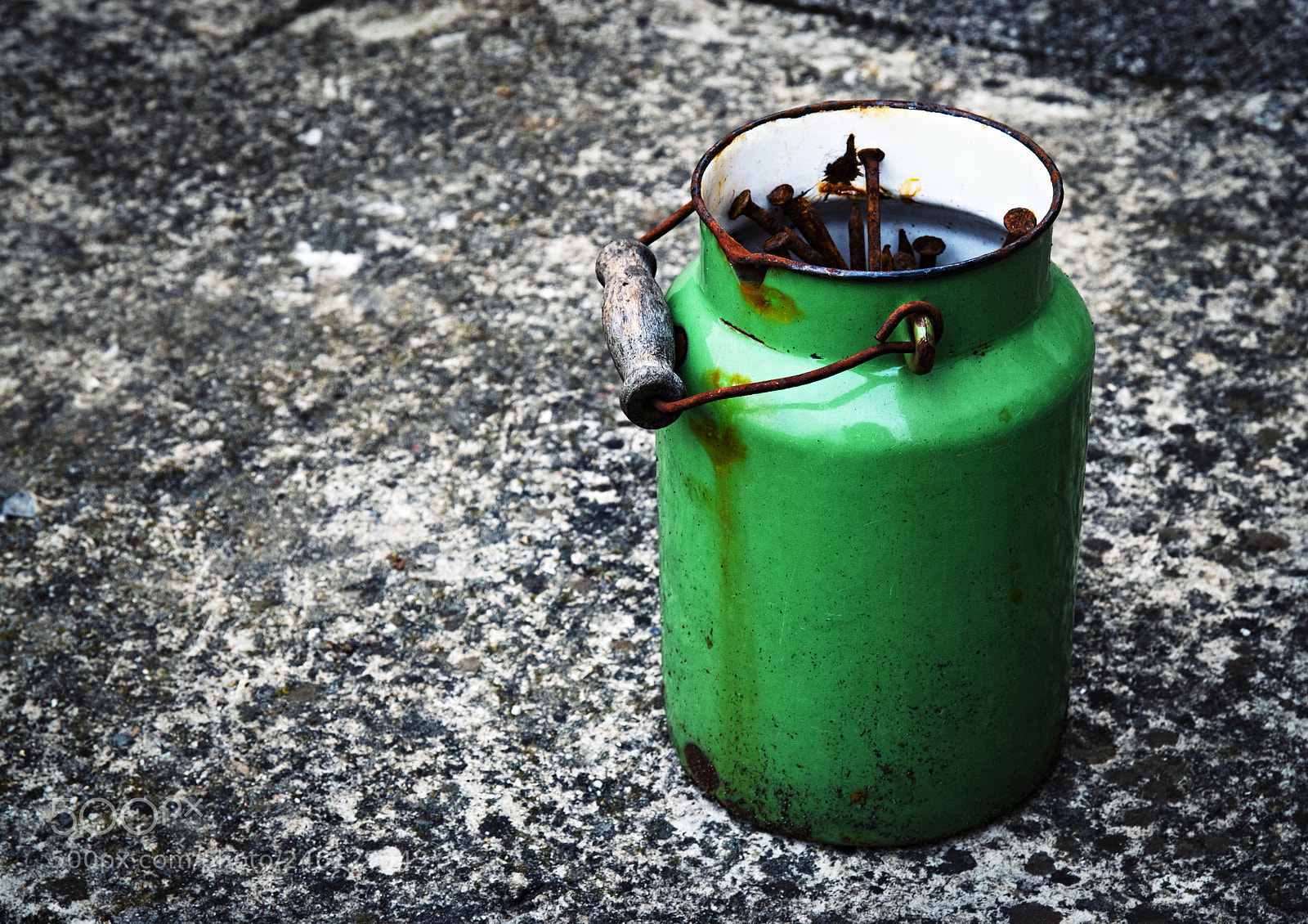 Nikon D5500 sample photo. Old green metal kettle photography