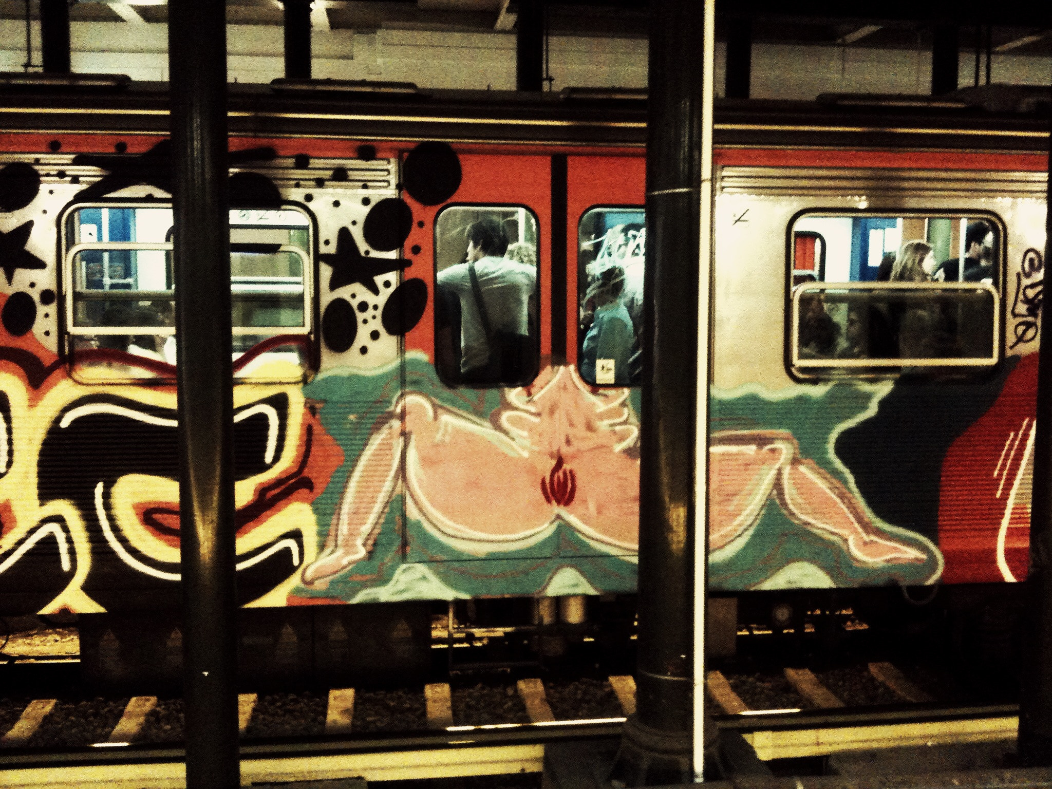 Apple iPhone 3GS sample photo. Train doors graffiti photography