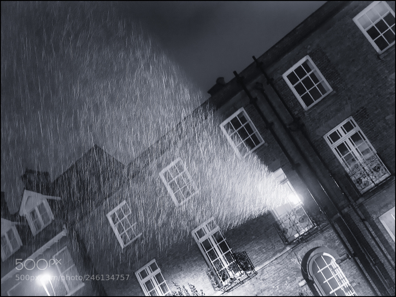 Olympus OM-D E-M10 sample photo. Pluie et lumiere photography