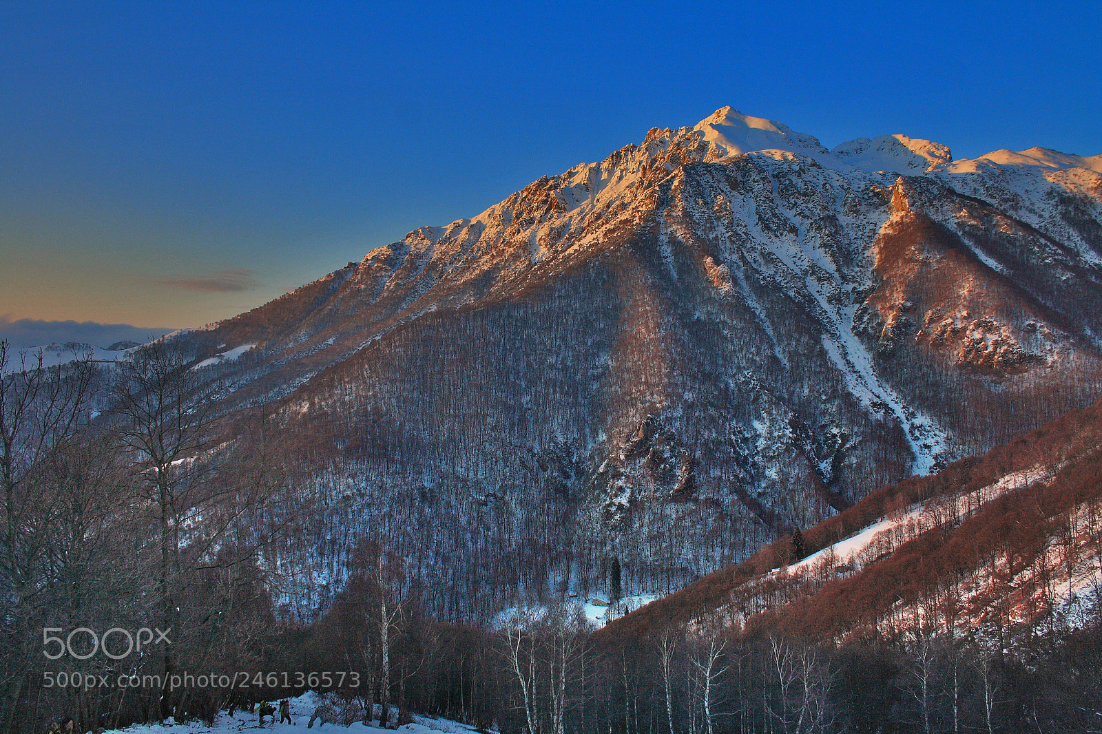 Canon EOS 1000D (EOS Digital Rebel XS / EOS Kiss F) sample photo. Mountain sunrise photography