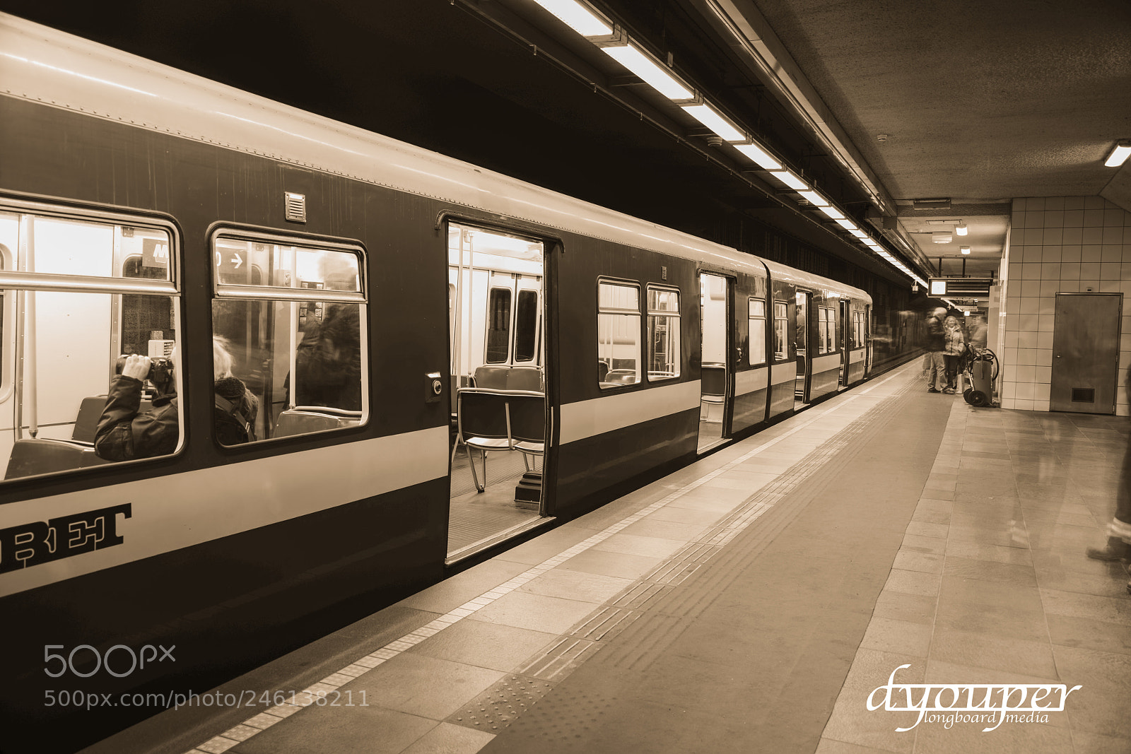 Sony a7R II sample photo. 50 year metro photography