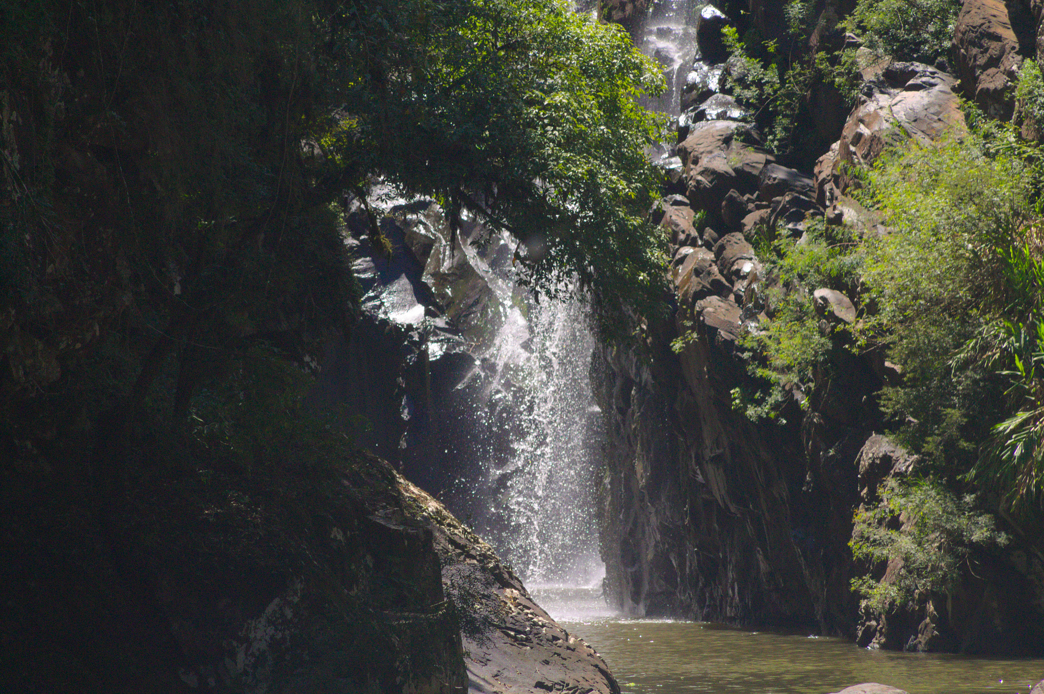 Canon EOS 1100D (EOS Rebel T3 / EOS Kiss X50) + EF75-300mm f/4-5.6 sample photo. "view of the waterfall" photography