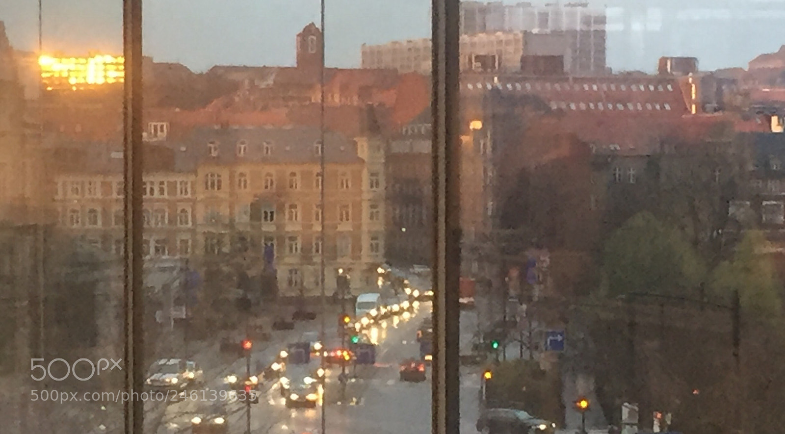 Apple iPhone 6 sample photo. The roof is on photography