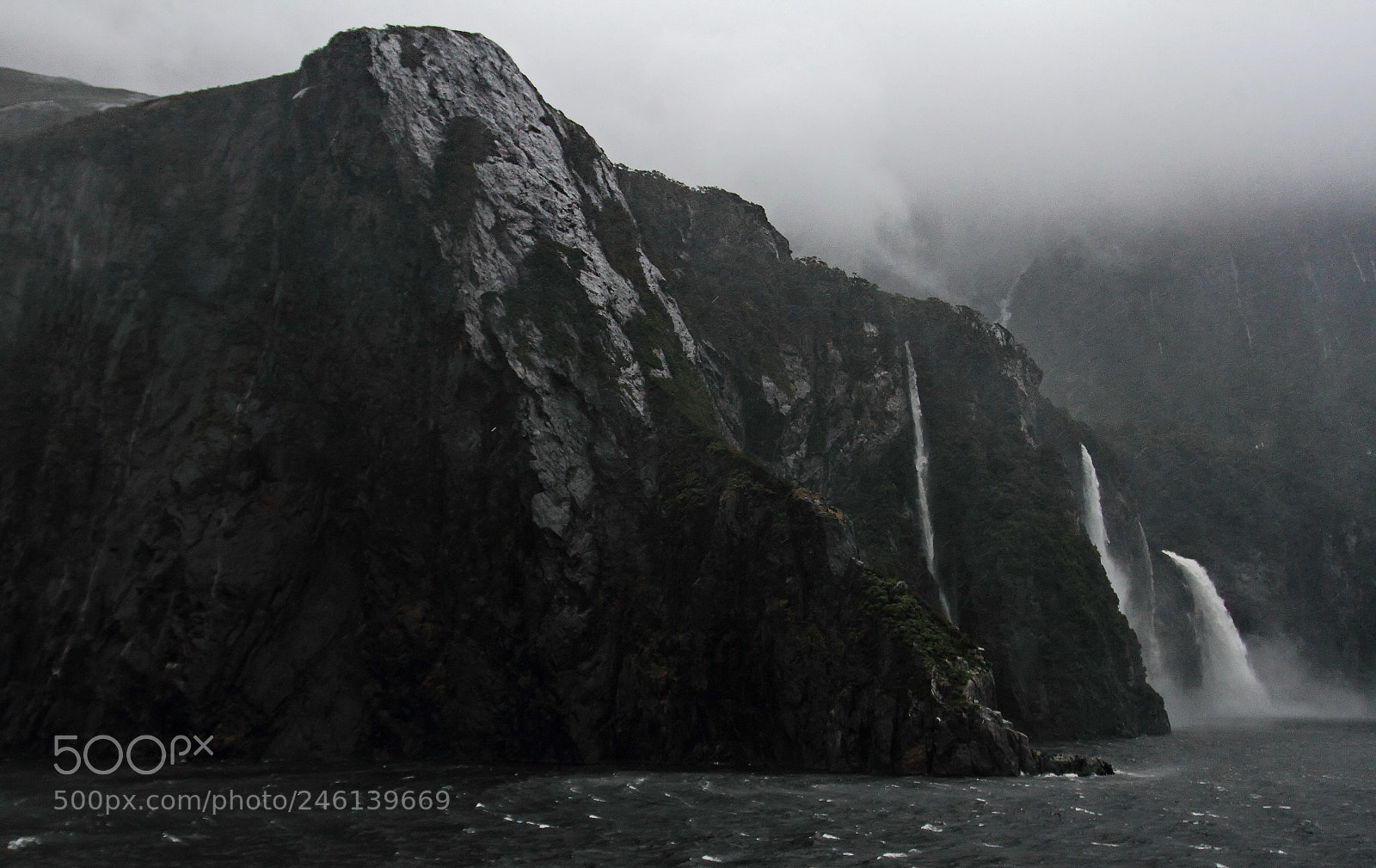 Canon EOS 7D + Canon EF 17-40mm F4L USM sample photo. Milford sound photography