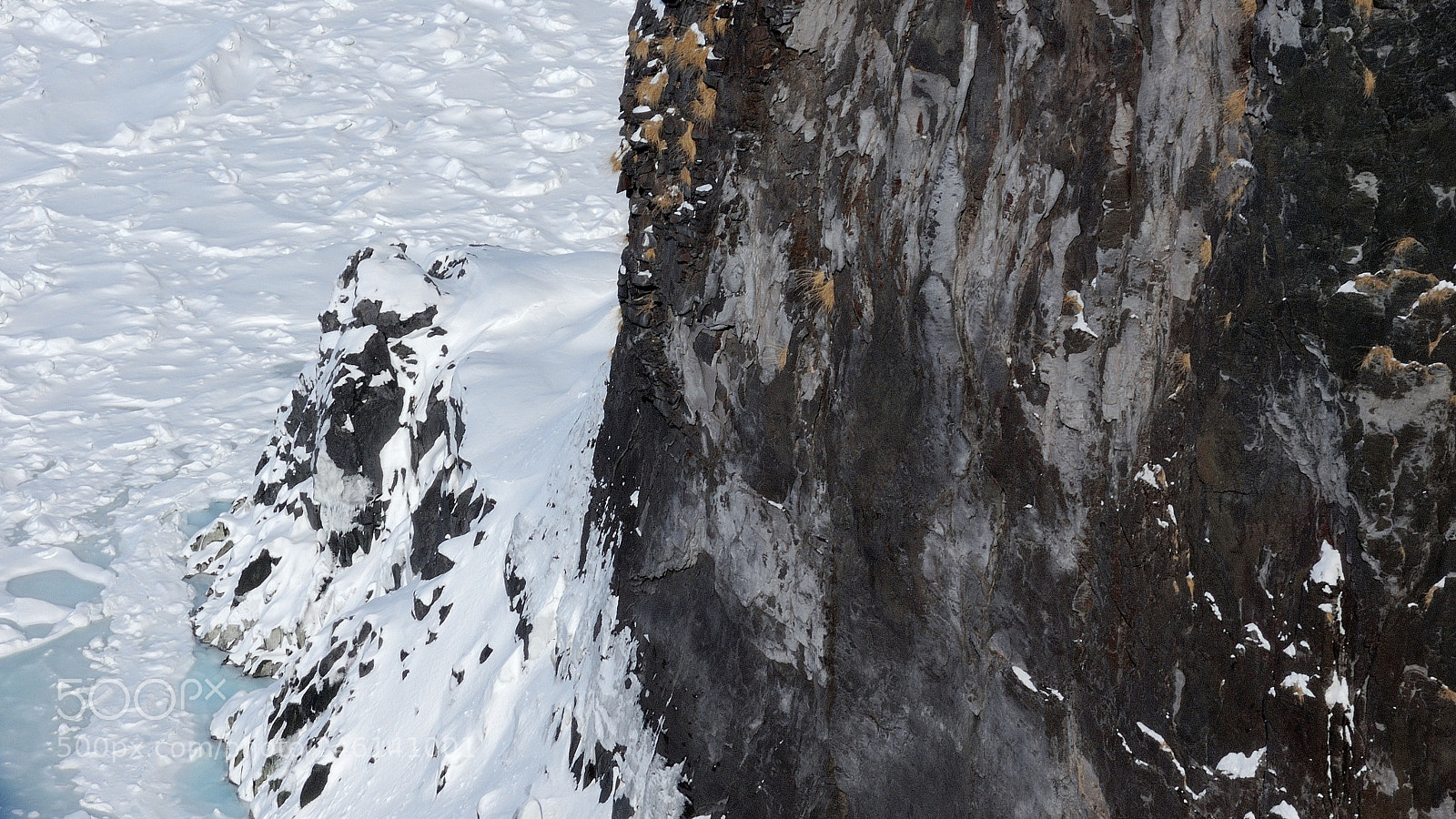 Nikon Coolpix P7700 sample photo. Frozen cliff photography